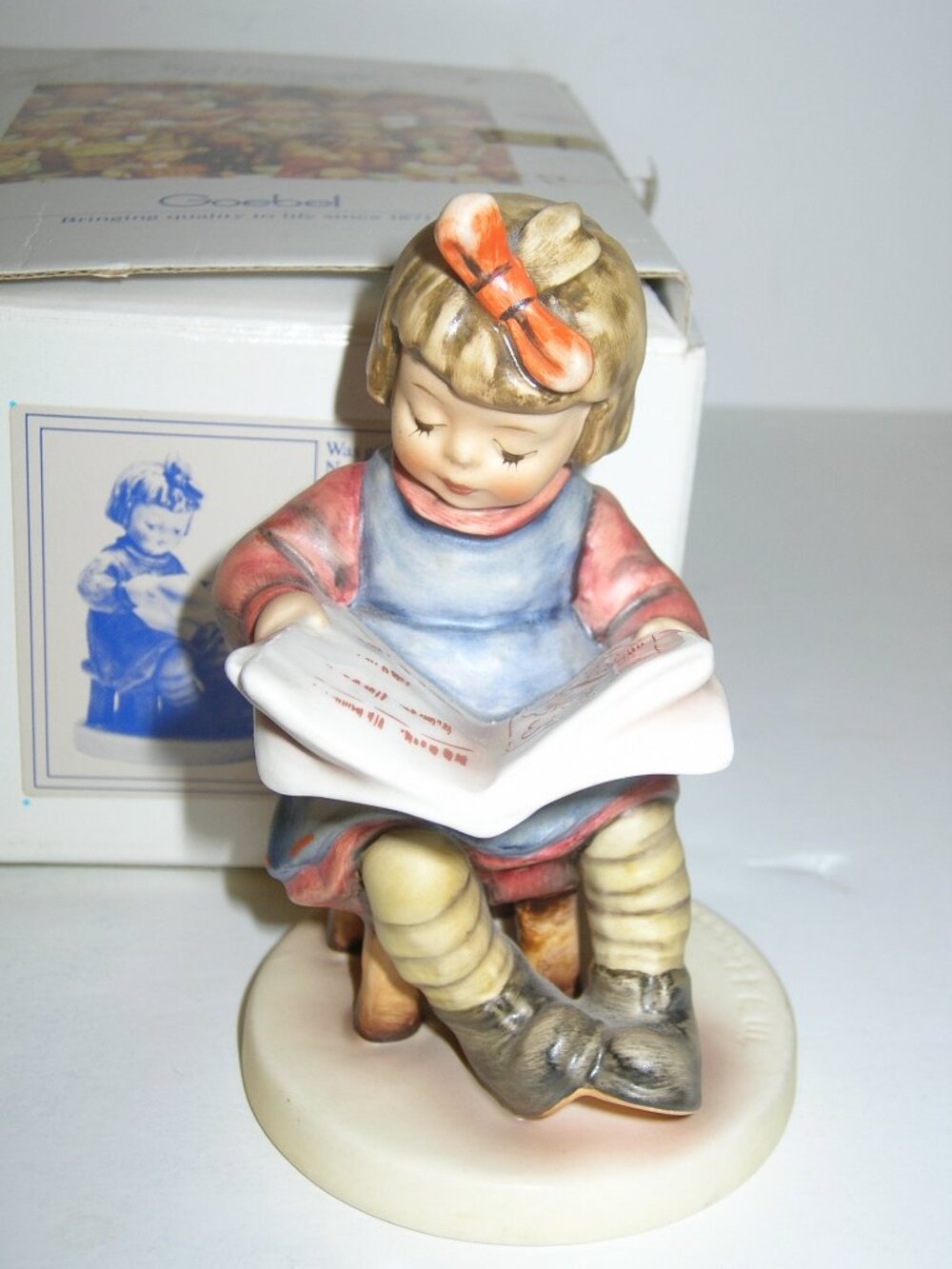 Goebel Hummel Figurine "What's New" HUM #418 TMK6 5"T w/Box Girl Reading News
